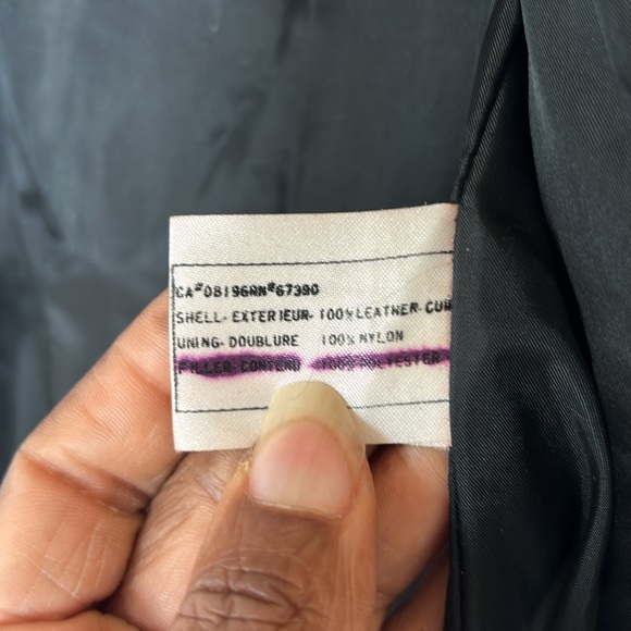 ADA black leather women’s vest. Size Small. Two pockets in front. - Picture 11 of 11